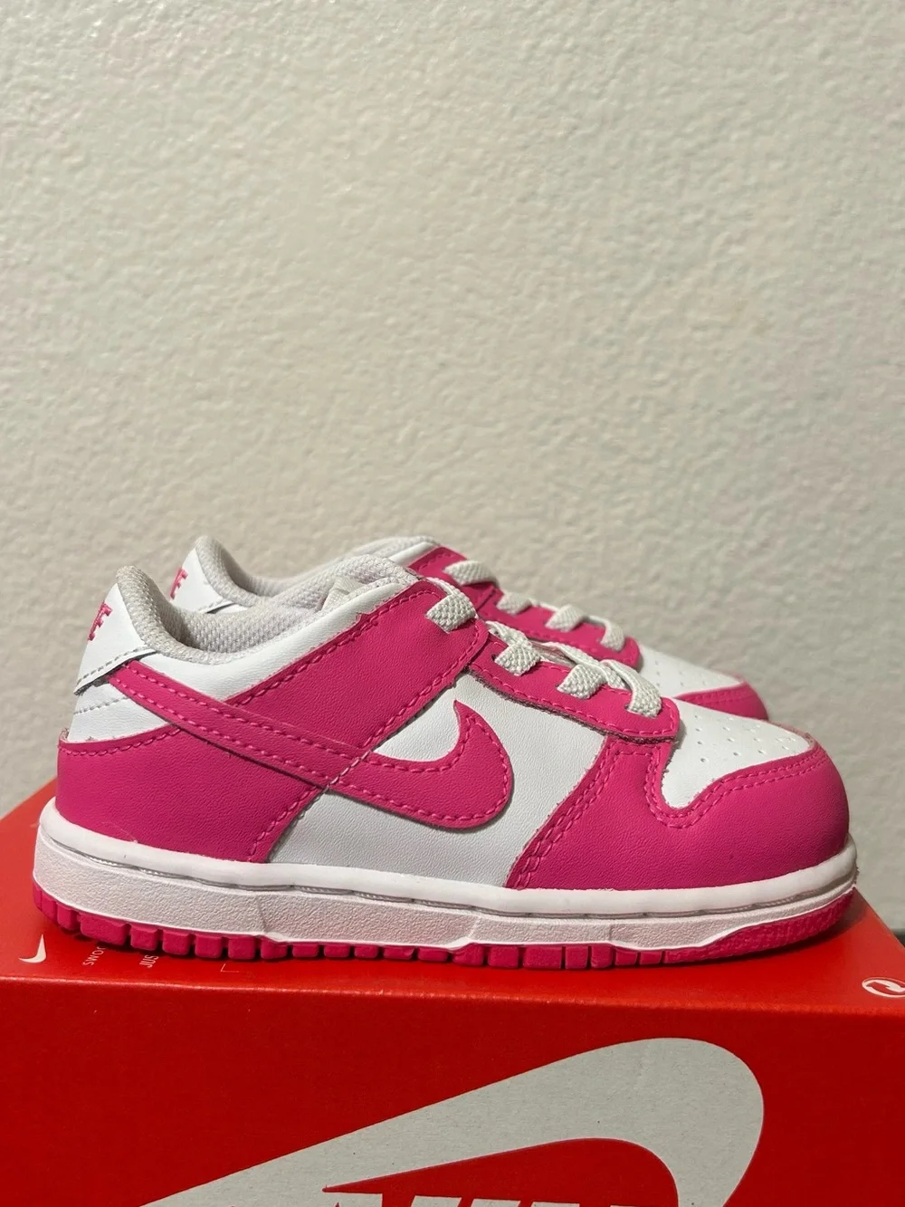 Nike Dunk Low White Laser Fuchsia Girls Toddler Sneakers Size 8C New Box